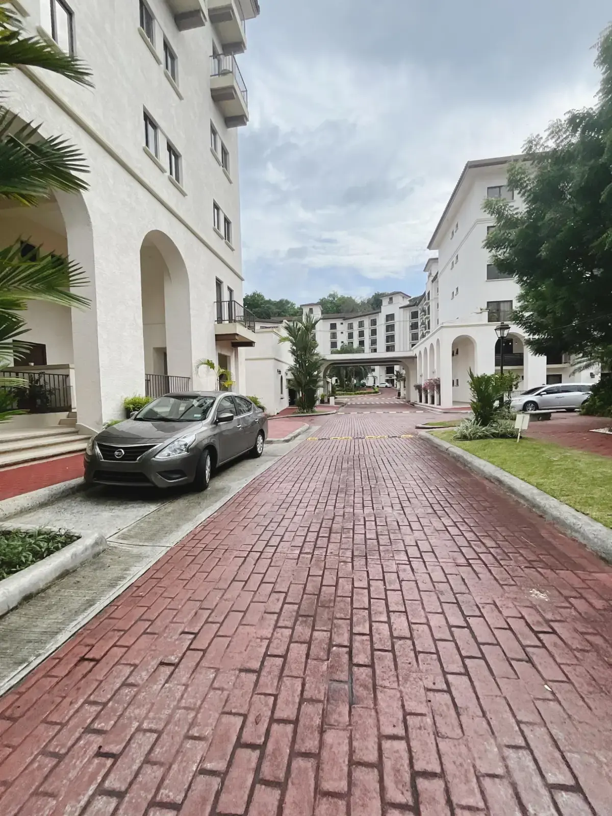 PH Embassy Village, Albrook — photograph 1, courtesy of Elvia Z. Suarez