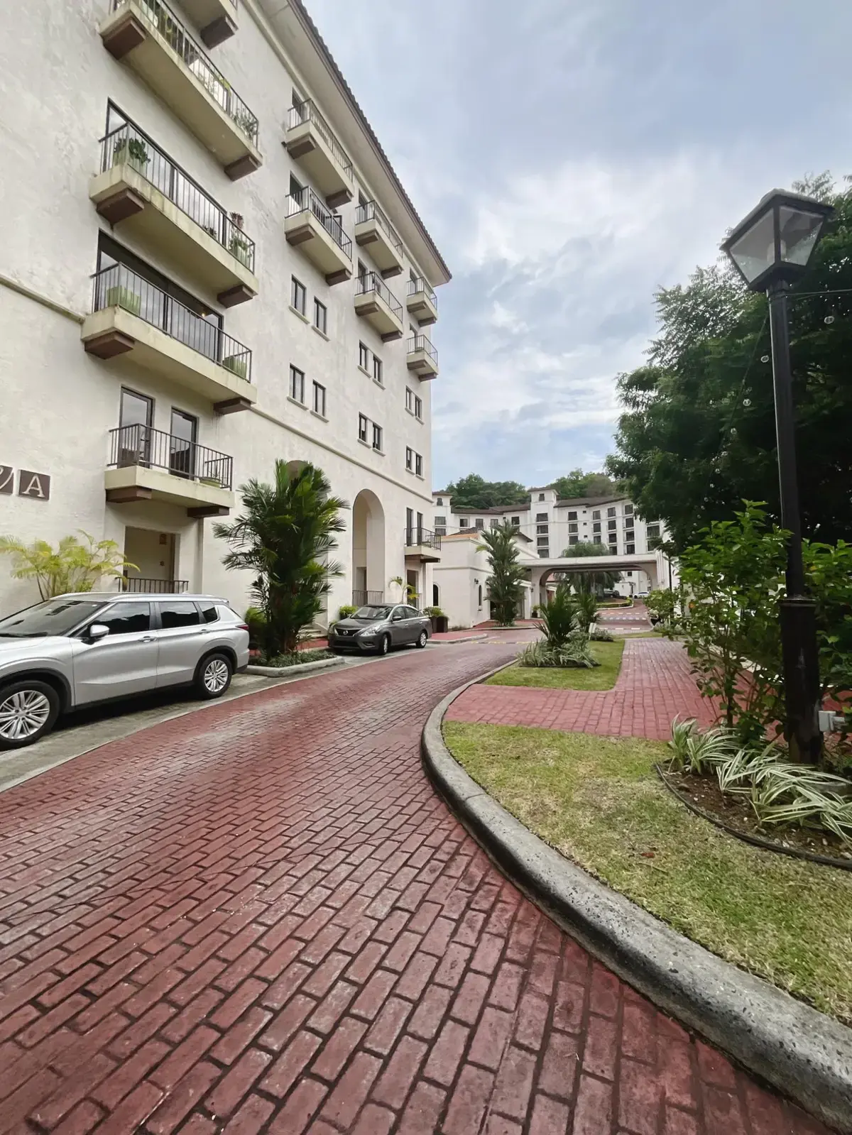 PH Embassy Village, Albrook — photograph 2, courtesy of Elvia Z. Suarez