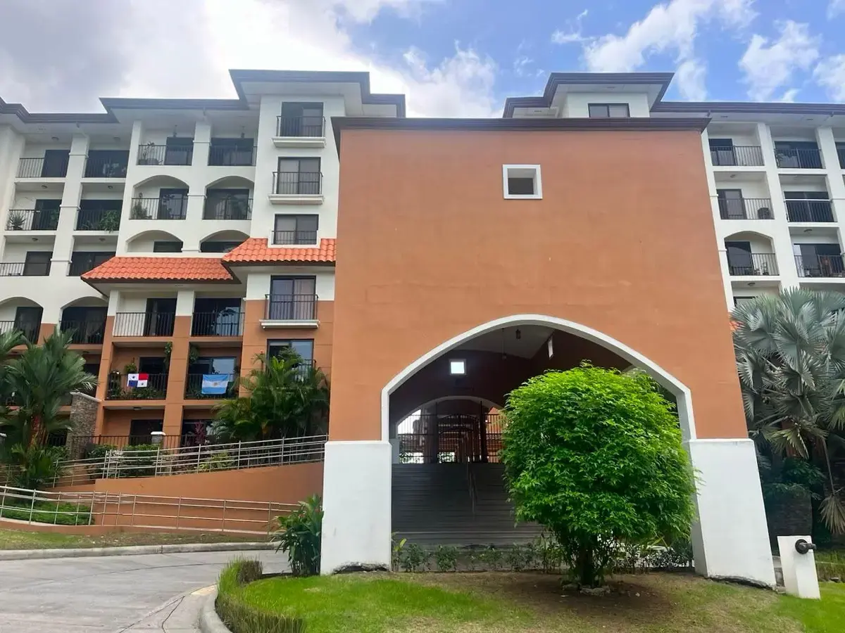 Embassy Club, Clayton — photograph 1, courtesy of Grupo Gestiones Real Estate Panama Corp