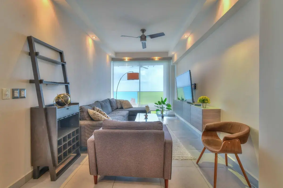 Element Tower, Avenida Balboa — photograph 4, courtesy of New World Real Estate, Inc.