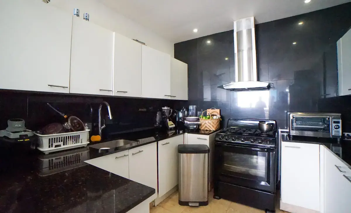 Sky Residences, Avenida Balboa — photograph 1, courtesy of House Hunters Panama
