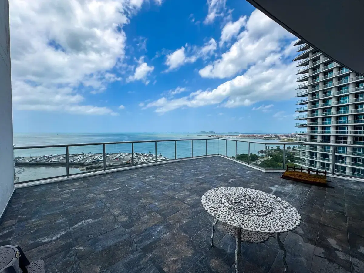 Sky Residences, Avenida Balboa — photograph 3, courtesy of House Hunters Panama
