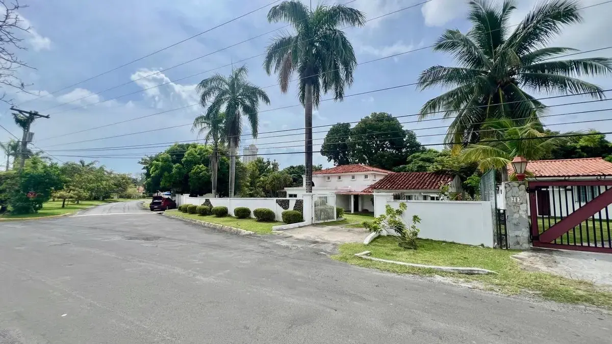 Coronado Golf, Coronado — photograph 2, courtesy of Premier Realty Panama, S.A.