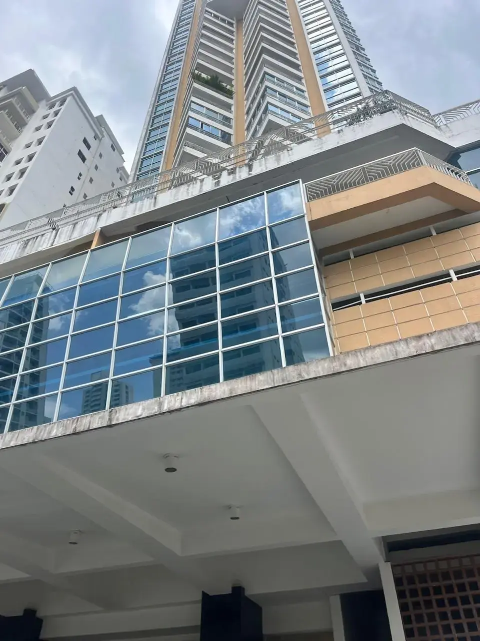 PH Keops Tower, San Francisco — photograph 2, courtesy of Grupo Gestiones Real Estate Panama Corp